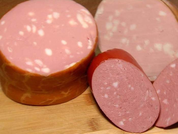 колбаса варенная Любительская из мяса птицы в нат обол. Провизия 100 гр