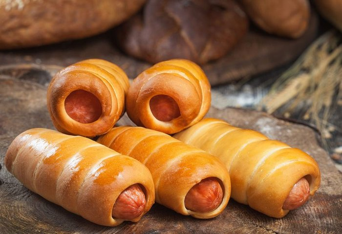 сосиска в тесте Закусочная "Кусочек Радости"